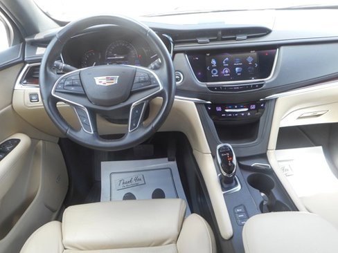 Used 2017 Cadillac XT5 Luxury image 8