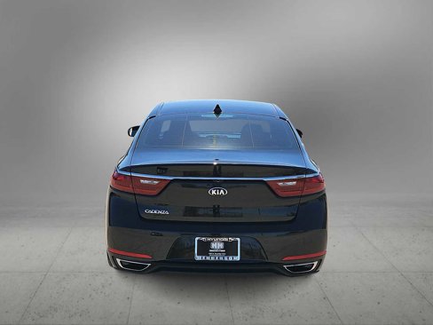 Used 2019 Kia Cadenza Premium image 7