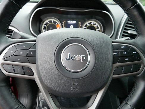 Used 2019 Jeep Cherokee Latitude Plus w/ Cold Weather Group image 17