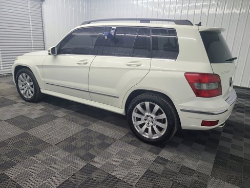 Used 2011 Mercedes-Benz GLK 350 4MATIC image 9