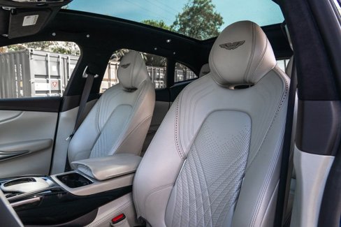 Used 2021 Aston Martin DBX image 13
