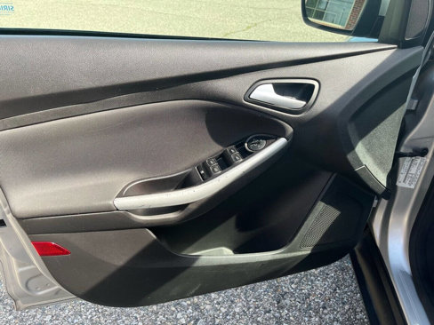 Used 2014 Ford Focus SE w/ Equipment Group 201A image 16