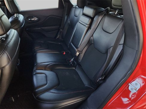 Used 2019 Jeep Cherokee Trailhawk w/ Cold Weather Group image 23