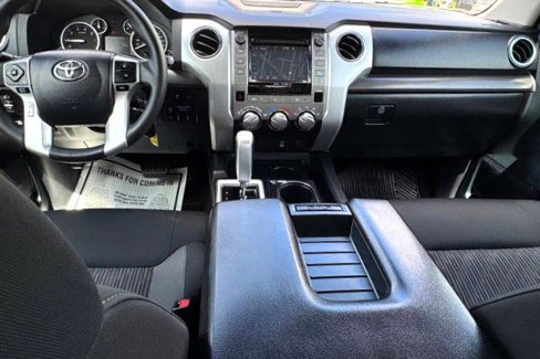Used 2017 Toyota Tundra SR5 w/ SR5 Upgrade Package image 27