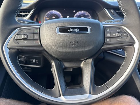New 2025 Jeep Grand Cherokee Laredo X w/ Luxury Tech Group I image 26