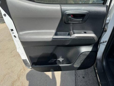 Used 2018 Toyota Tacoma SR5 image 26