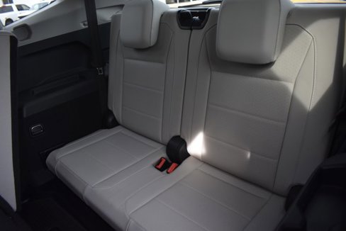Used 2021 Volkswagen Tiguan SE image 16