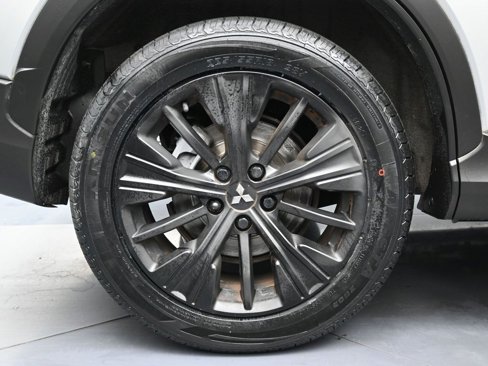 Used 2022 Mitsubishi Eclipse Cross LE image 11