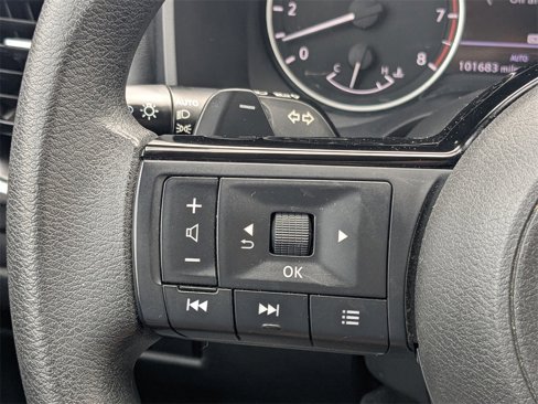 Used 2022 Nissan Rogue SV image 25