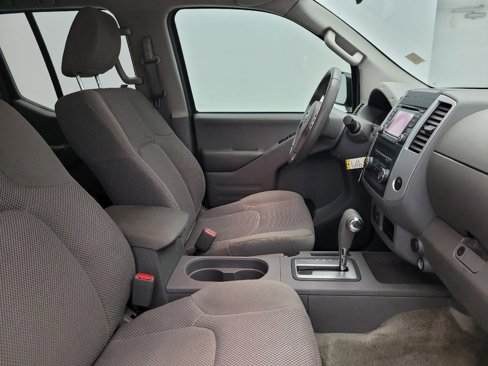 Used 2016 Nissan Frontier SV image 21