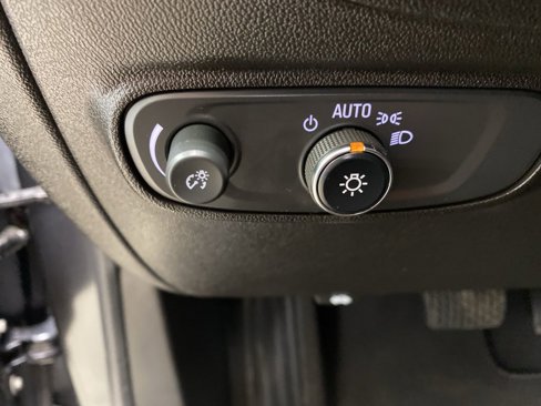 Used 2022 Chevrolet Equinox RS image 36