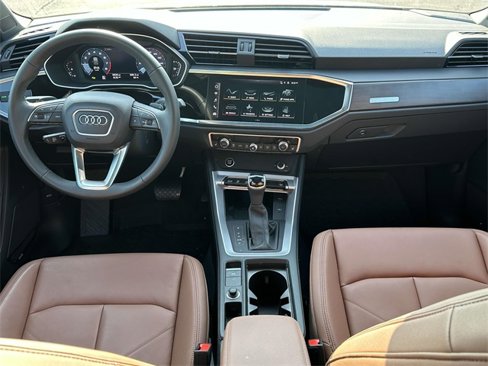 Certified 2025 Audi Q3 2.0T Premium Plus w/ Premium Plus Package image 17