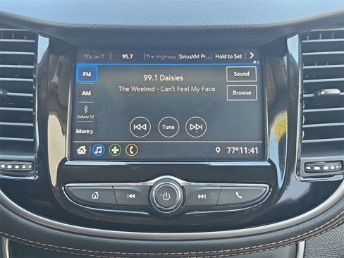 Certified 2022 Chevrolet Trax LT w/ Midnight Edition image 13