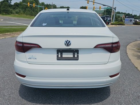 Used 2021 Volkswagen Jetta S image 5