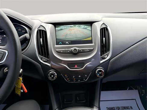 Used 2018 Chevrolet Cruze LT image 20