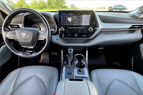 Used 2021 Toyota Highlander Platinum image 15
