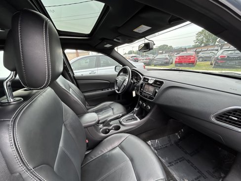 Used 2012 Chrysler 200 Limited image 5