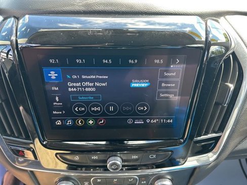 Used 2020 Chevrolet Traverse LT image 11