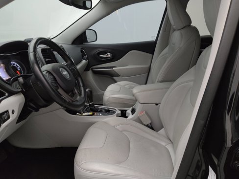 Used 2019 Jeep Cherokee Limited image 17
