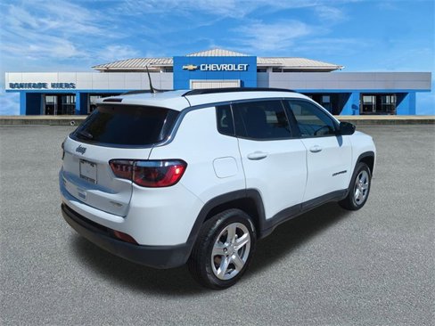 Used 2023 Jeep Compass Latitude image 4