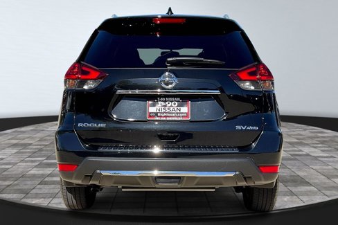Used 2018 Nissan Rogue SV image 4
