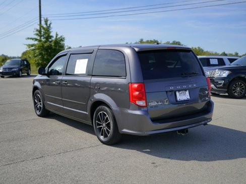 Used 2017 Dodge Grand Caravan SE image 9