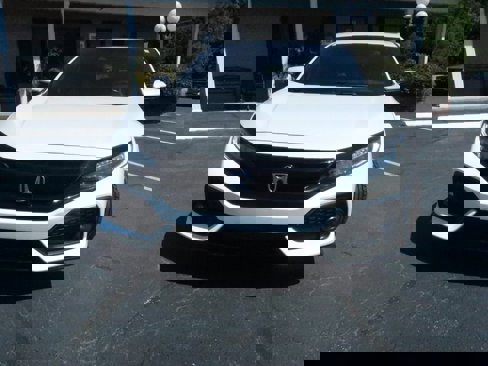 Used 2019 Honda Civic Sport Touring image 2