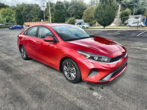 Used 2022 Kia Forte LXS image 2