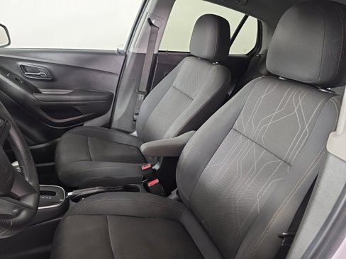 Used 2020 Chevrolet Trax LT image 15