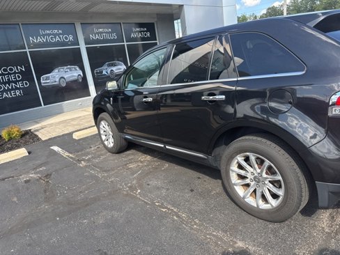 Used 2015 Lincoln MKX FWD w/ Equipment Group 102A image 9