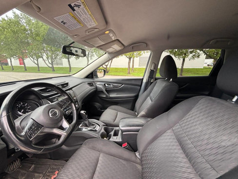 Used 2018 Nissan Rogue SV image 8