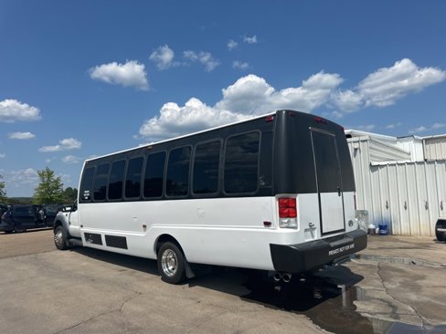 Used 2013 Ford F550 2WD Regular Cab Super Duty w/ Payload Upgrade Pkg image 7