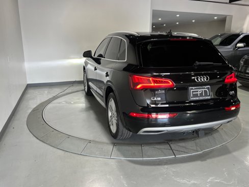 Used 2018 Audi Q5 Prestige w/ Prestige Package image 9