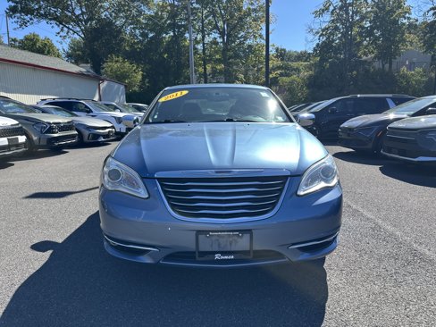 Used 2011 Chrysler 200 Limited image 2