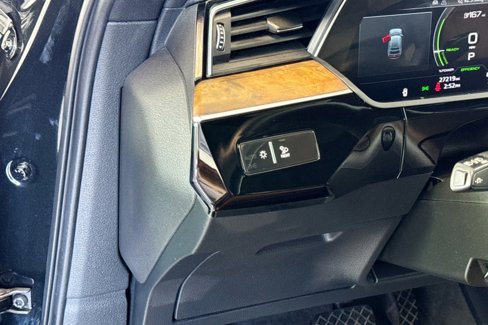 Used 2023 Audi e-tron Premium Plus w/ Premium Plus Package image 10