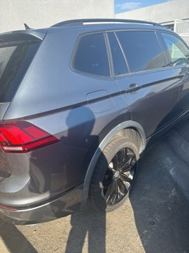 Used 2020 Volkswagen Tiguan SE R-Line image 10