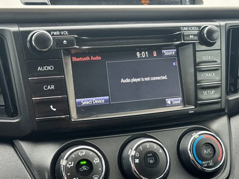 Used 2016 Toyota RAV4 LE image 19