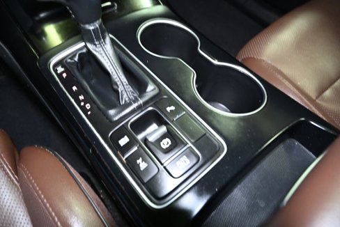 Used 2019 Kia Sorento SX image 28