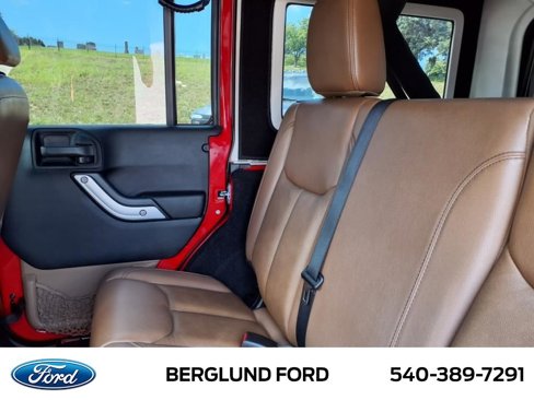 Used 2014 Jeep Wrangler Unlimited Sahara image 32