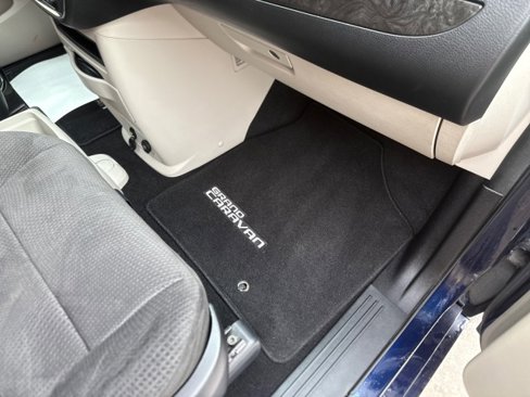 Used 2013 Dodge Grand Caravan SE image 19