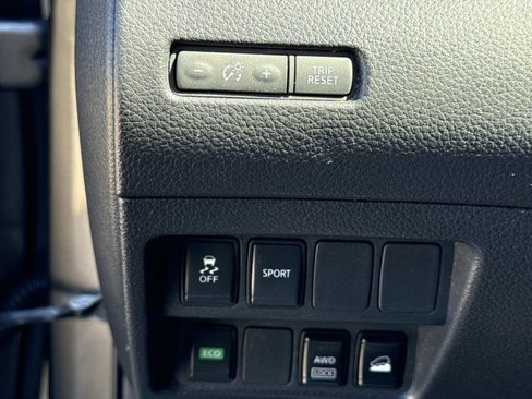 Used 2016 Nissan Rogue S image 29