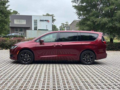 Used 2019 Chrysler Pacifica Touring Plus w/ S Appearance Package image 3