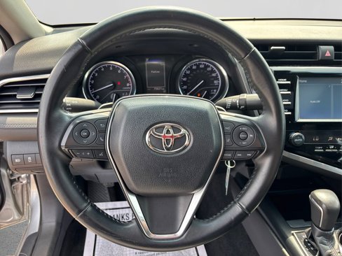 Used 2018 Toyota Camry SE image 25