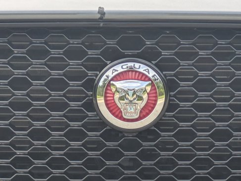 Used 2020 Jaguar F-PACE Premium image 33