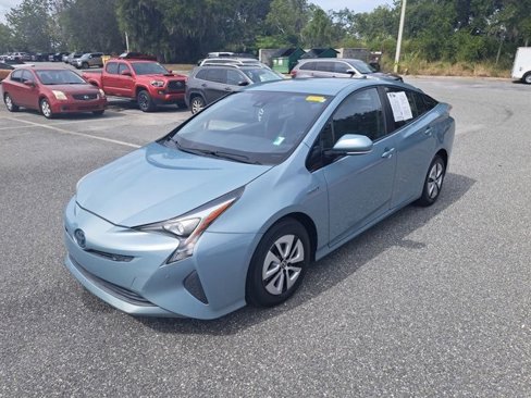 Used 2017 Toyota Prius Four image 8