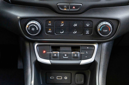 Used 2022 GMC Terrain SLE image 13