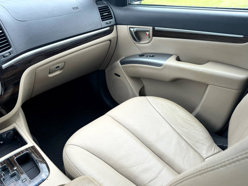 Used 2011 Hyundai Santa Fe Limited image 17