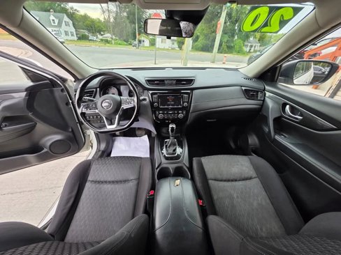 Used 2020 Nissan Rogue SV image 19
