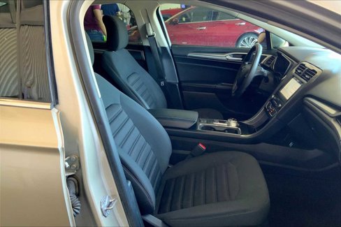Used 2019 Ford Fusion SE image 8