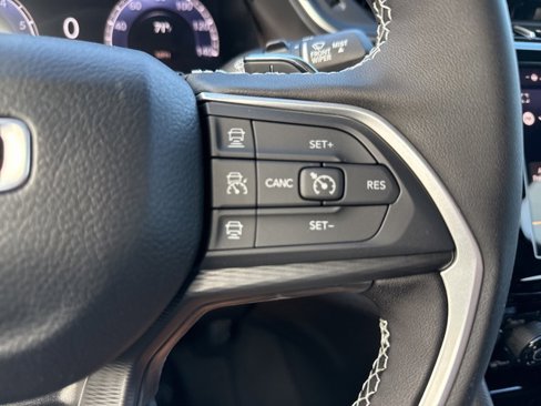 New 2025 Jeep Grand Cherokee Laredo w/ Luxury Tech Group I image 27